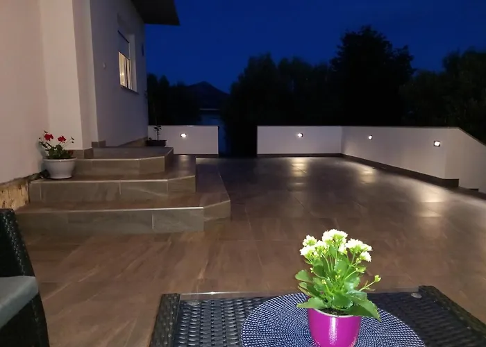 House Mia Vakantiehuis Starigrad Paklenica